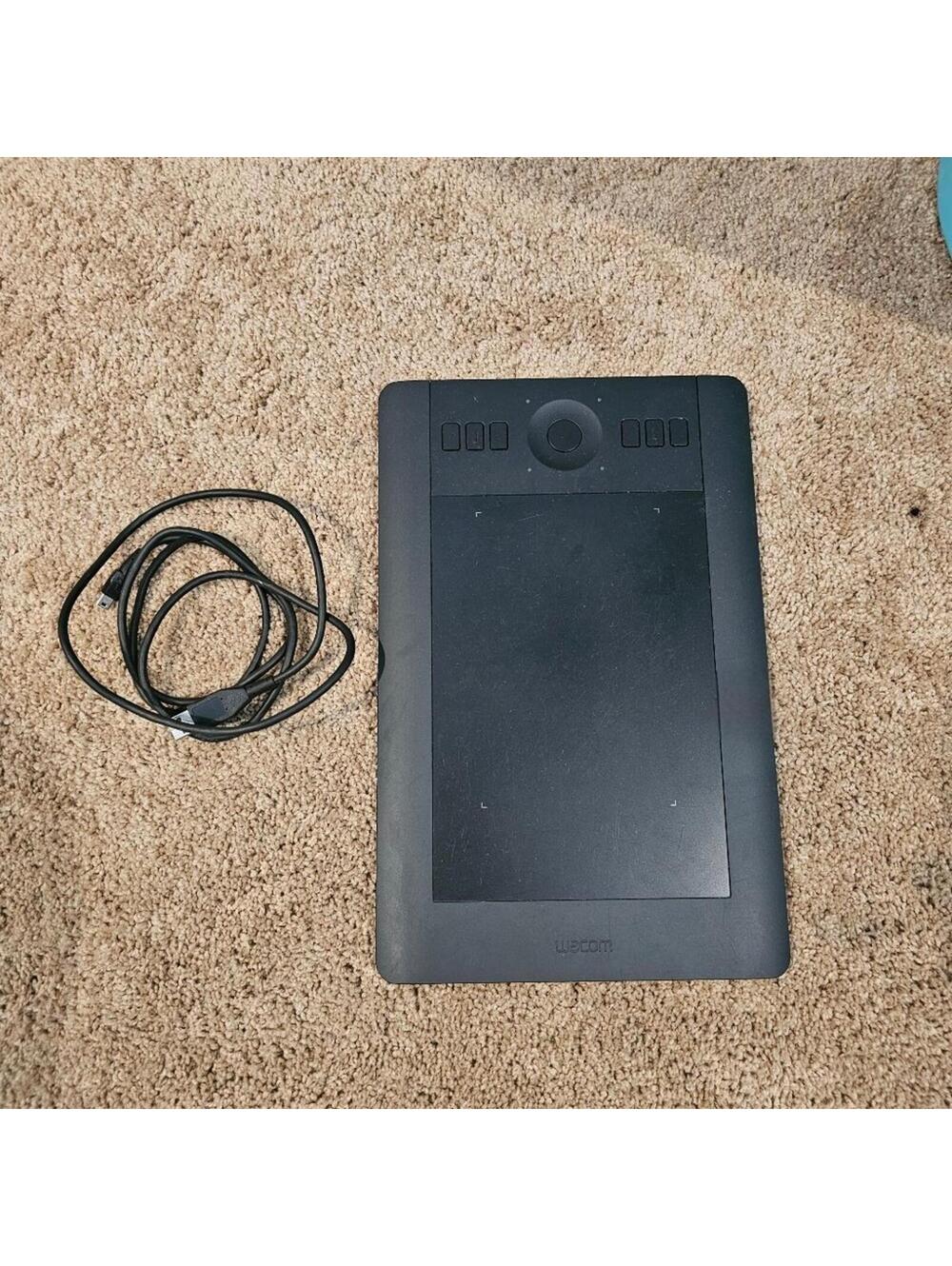 WACOM Intuos Pro 12.5” PTH451 Graphic Tablet & USB cord (No Stylus) UNTESTED.